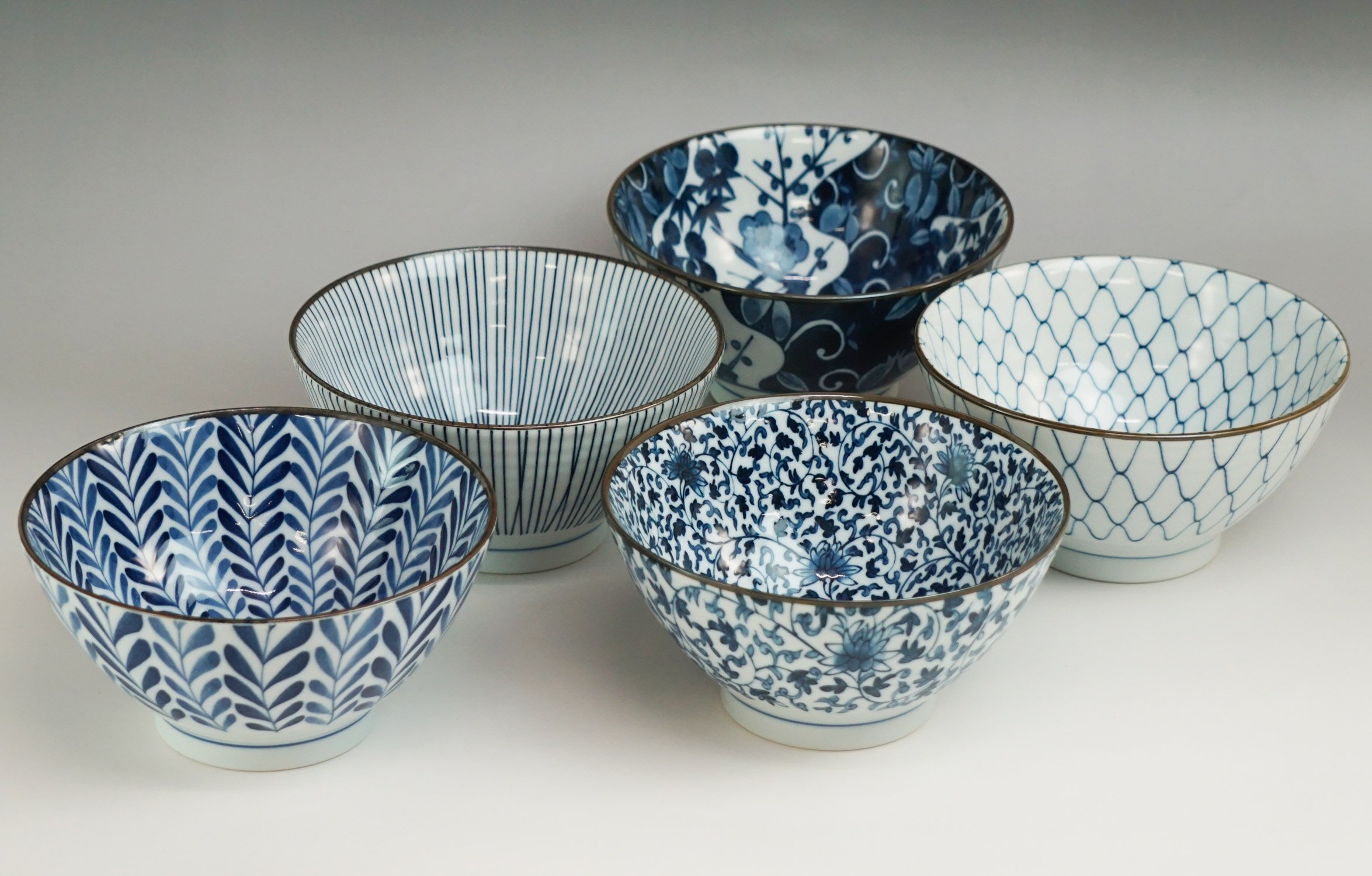 Amazon.co.jp: 西海陶器 反丼 藍 絵変り 化粧箱入 日本製 直径18